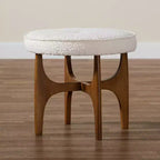 Pouffe Japandi en tissu bouclé crème avec base en bois d'hévéa brun noyer